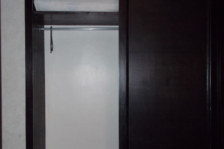 Room 17 of 36