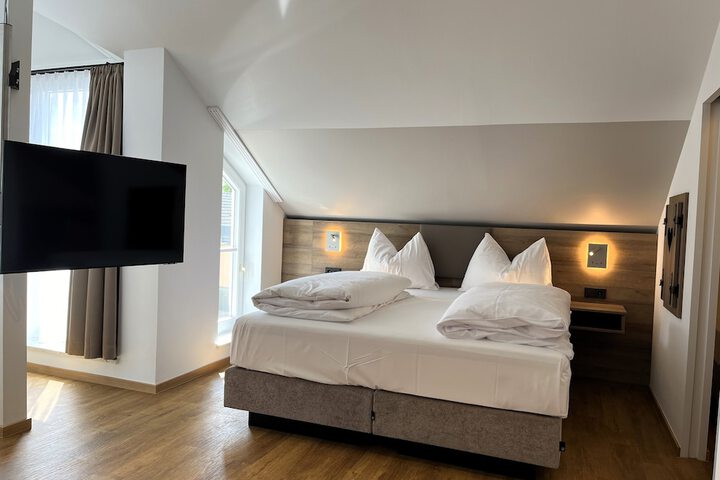 Room 16 of 54