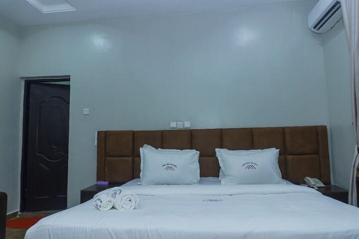 Room 3 of 26