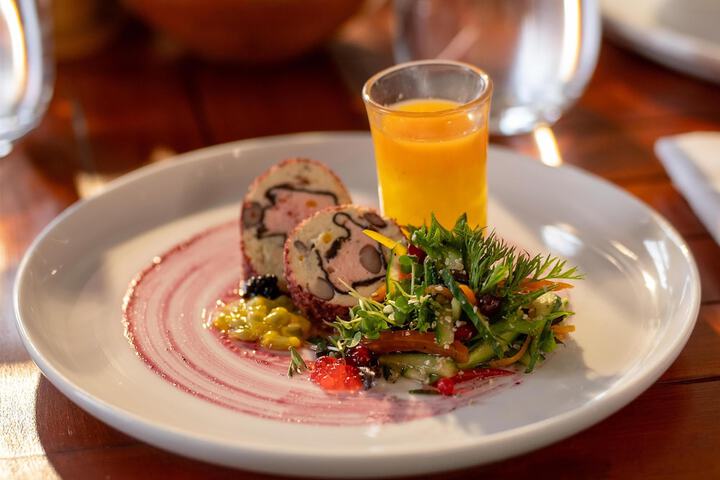 Dining 83 of 128