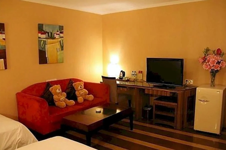 Room 8 of 8