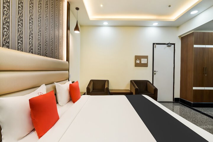 Room 17 of 18