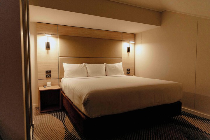 Room 30 of 108