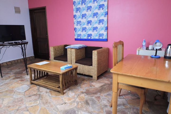 Room 4 of 13