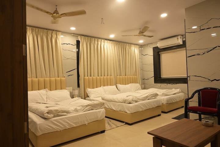 Room 14 of 21