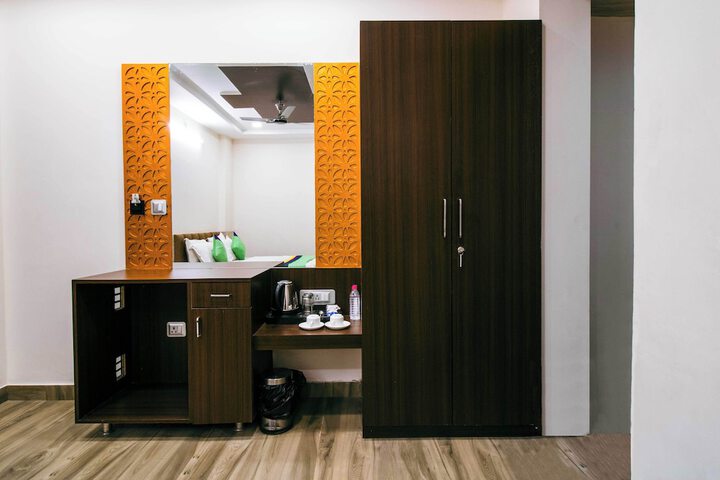 Room 16 of 37