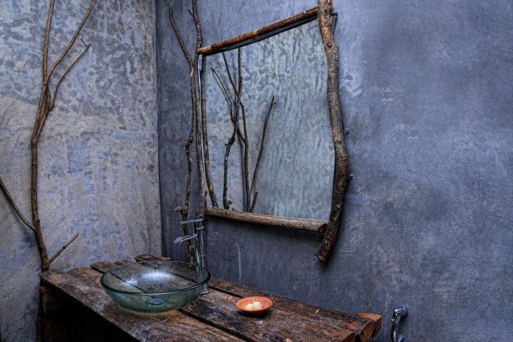 Room 9 of 17