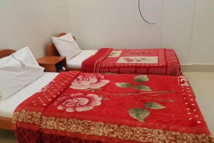 Room 10 of 24