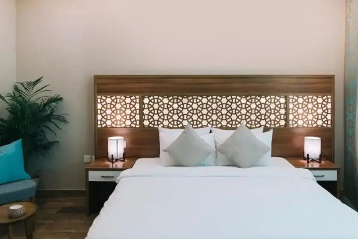 Room 3 of 10
