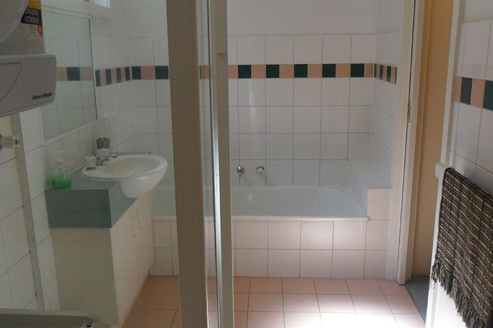 Room 15 of 38