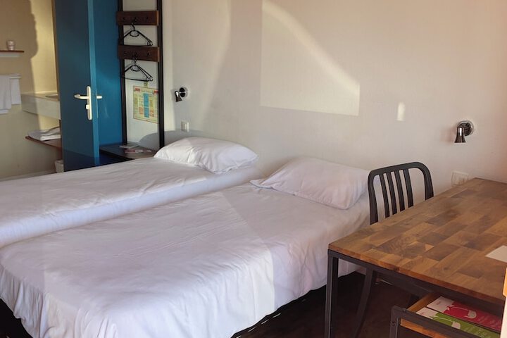 Room 5 of 13