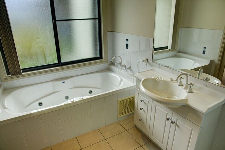 Room 7 of 13