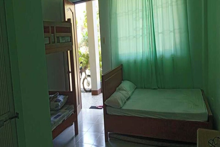 Room 10 of 24