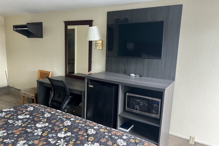 Room 9 of 35