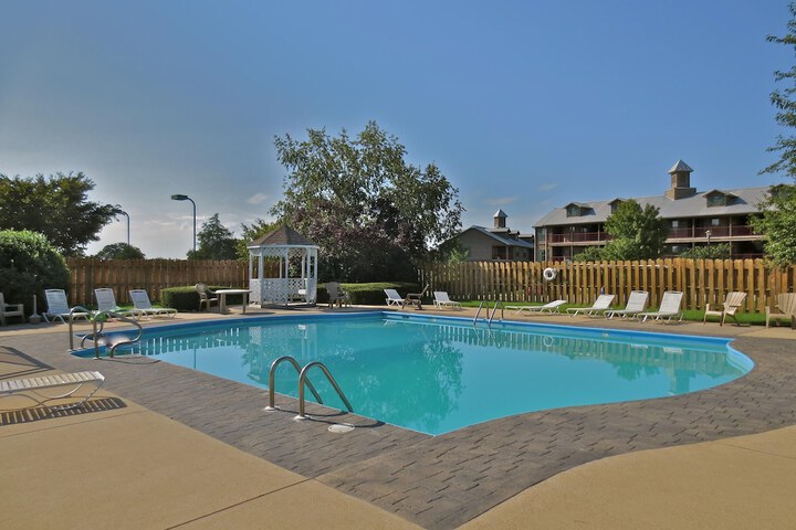 Pool 22 of 46