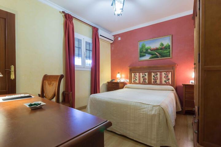 Room 13 of 33