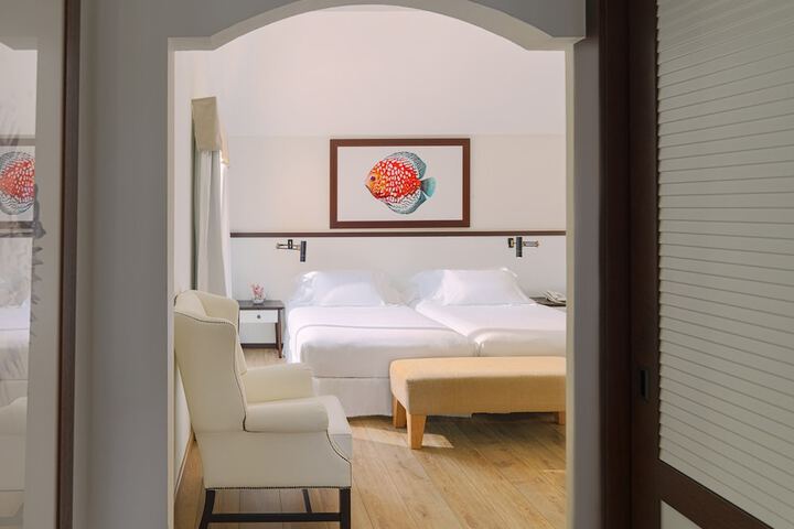 Room 14 of 74
