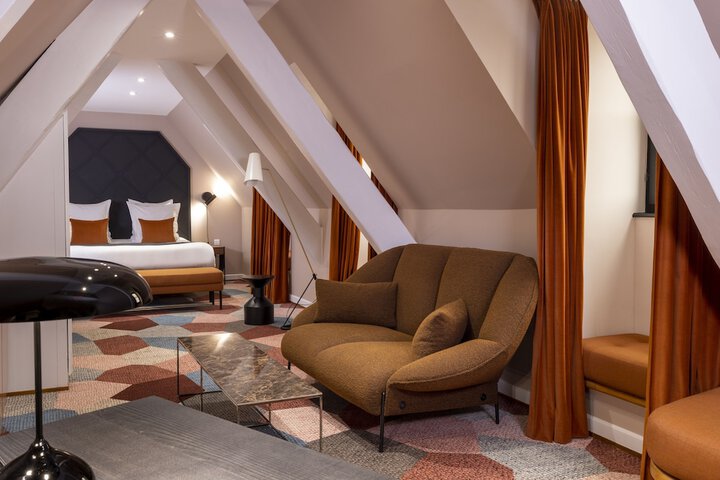 Room 40 of 100