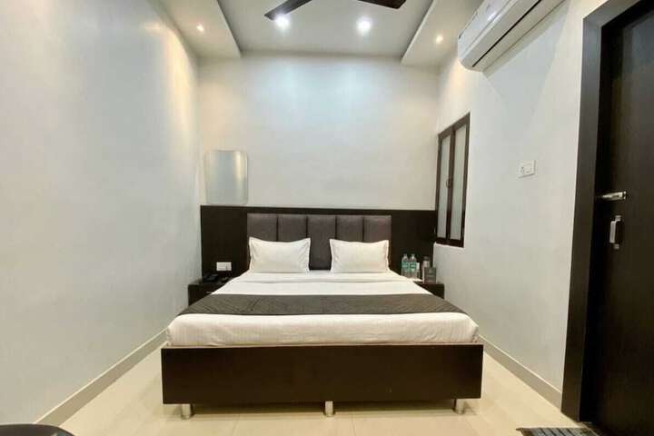 Room 15 of 22
