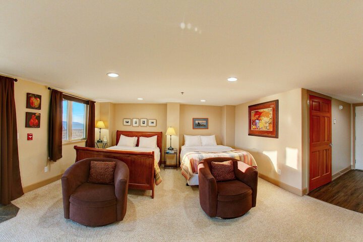Room 83 of 184