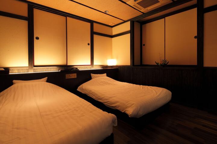 Room 25 of 64