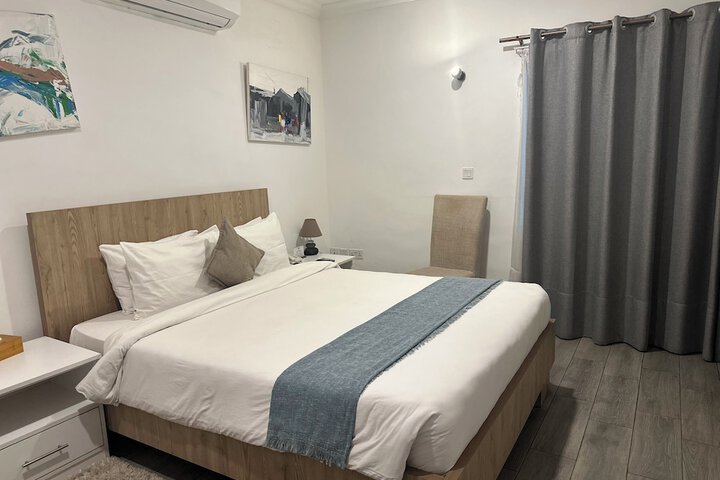 Room 16 of 90