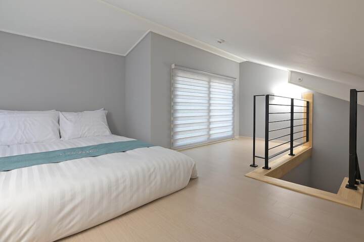 Room 20 of 36