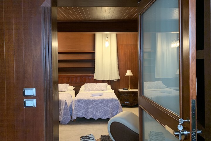 Room 86 of 230