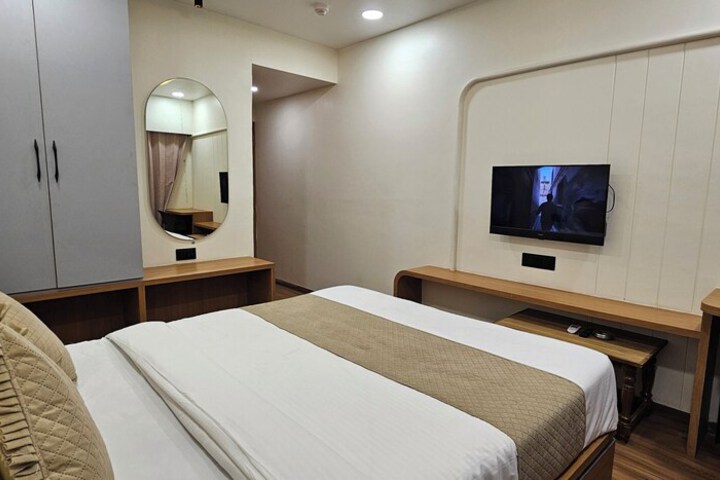 Room 6 of 22