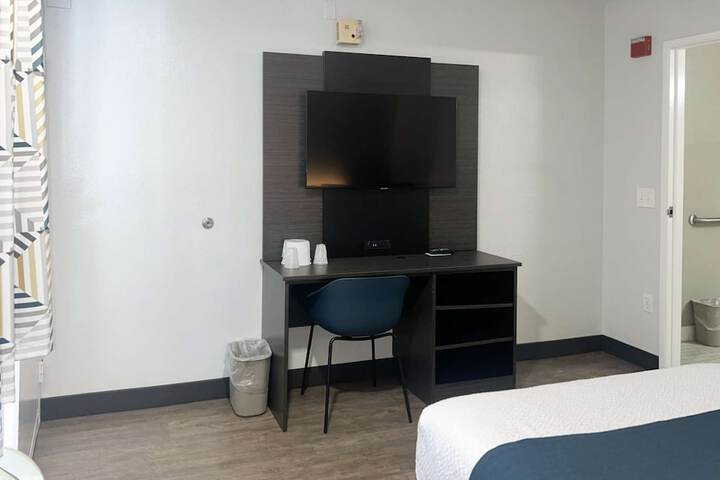 Double Room Disability Accessible (5 of 14)