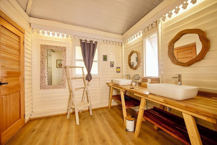 Room 44 of 90