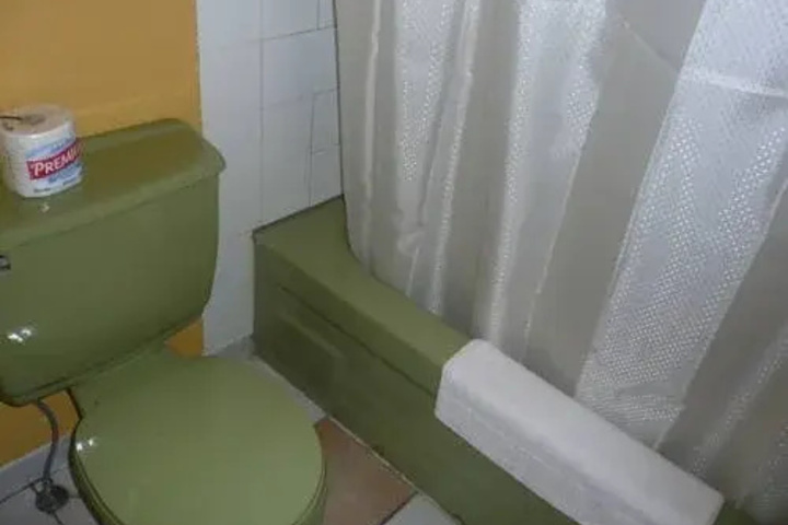 Room 15 of 34