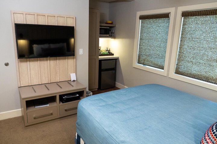 Room 13 of 65