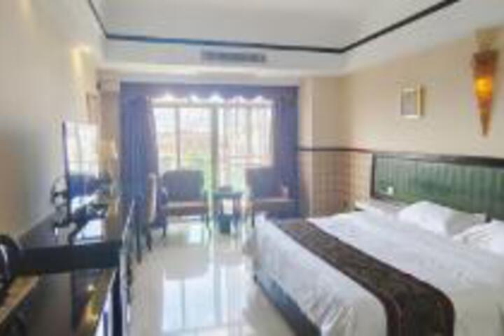 Room 14 of 16