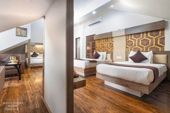 Room 5 of 15