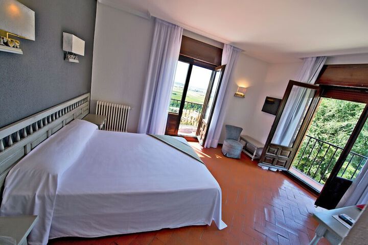 Room 14 of 38