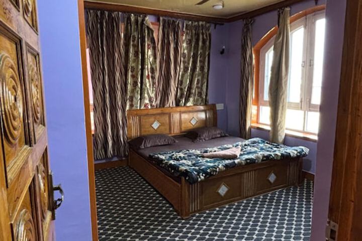 Room 25 of 61