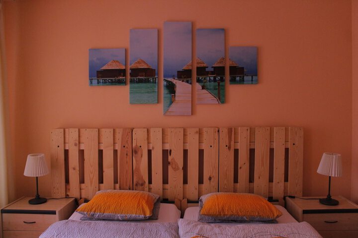 Room 3 of 38