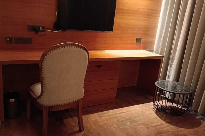 Room 3 of 13