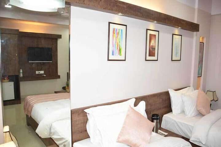 Room 26 of 73