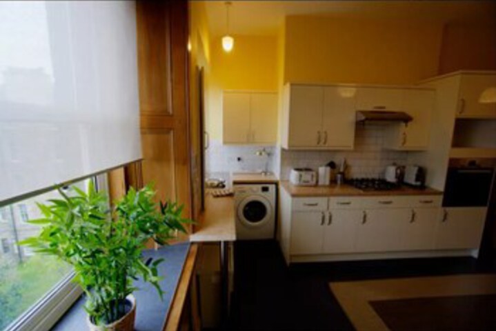 Room 2 of 30