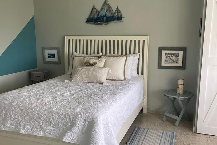 Room 10 of 20