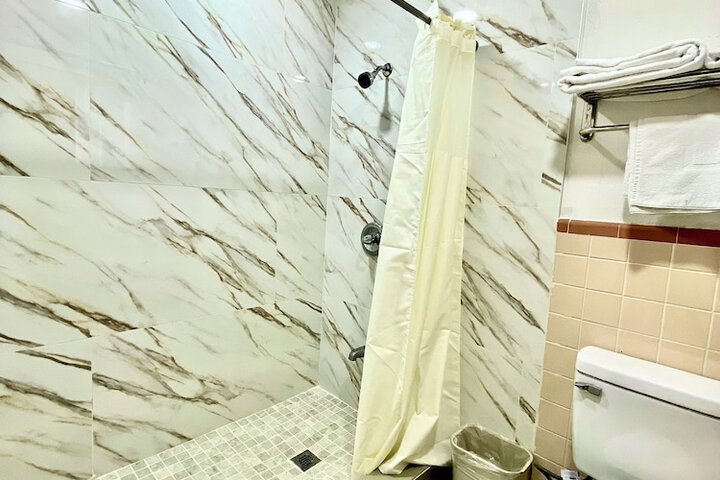 Room 12 of 38