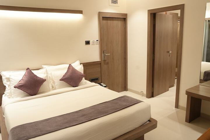 Room 18 of 83