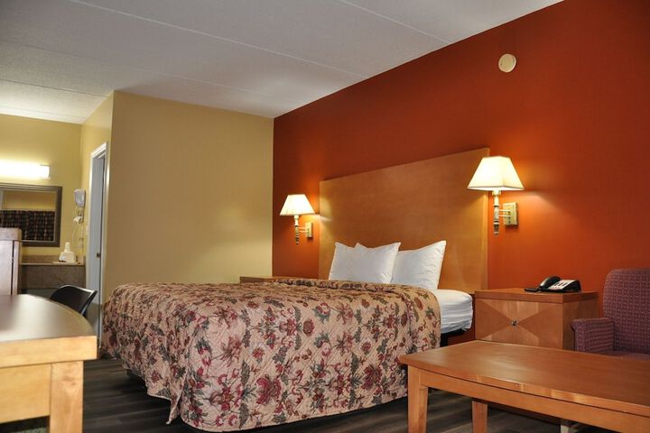 Room 5 of 18
