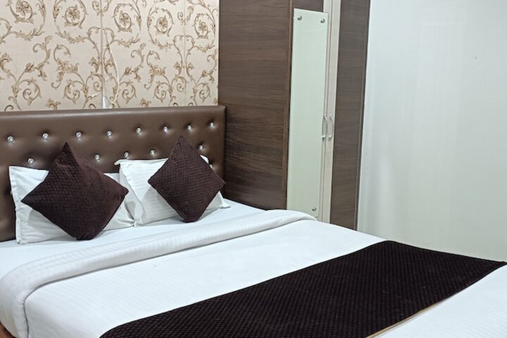 Room 14 of 40