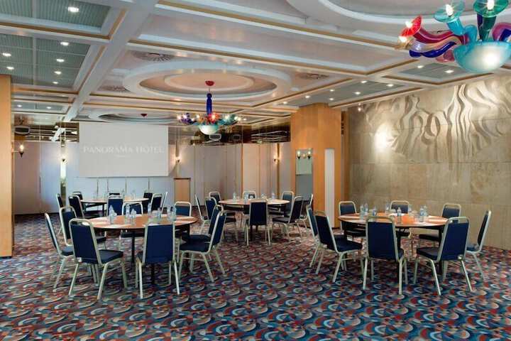 Ballroom/Hall 94 of 113