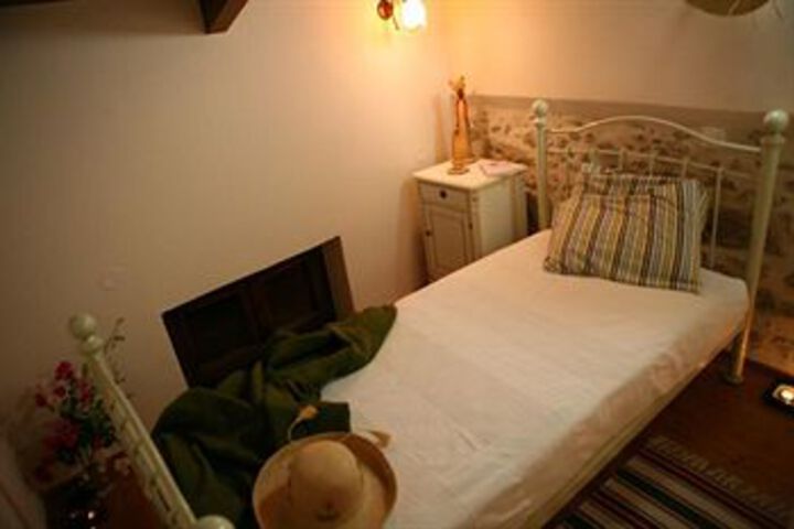 Room 14 of 33