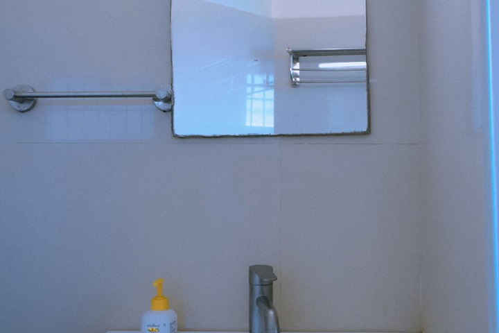 Room 27 of 32
