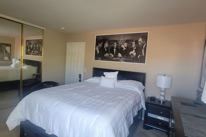 Room 12 of 34